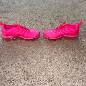 Nike Air Vapormax PLUS (Pink)